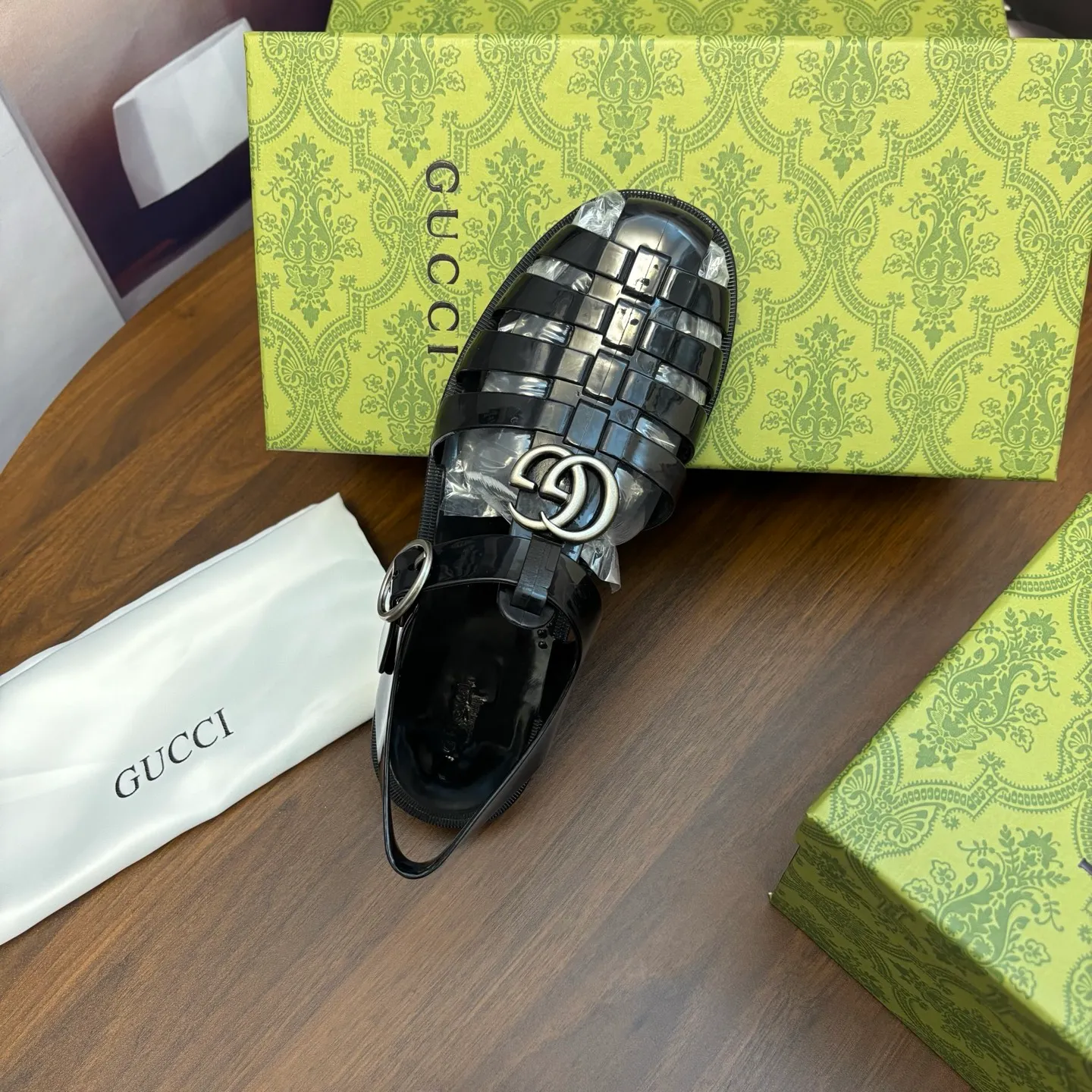 Men's shoes 260💰 [Gucci] Counter quality, top-quality original goods, real photos! Original TPU material, fine workmanship, comfortable; genuine 1:1 replica Size: 36 ~ 46 Half drag: 38 ~ 45
